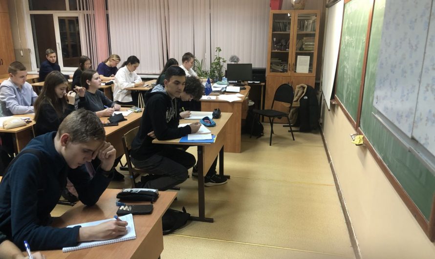 ПОДТЯНУЛИ МАТЕМАТИКУ