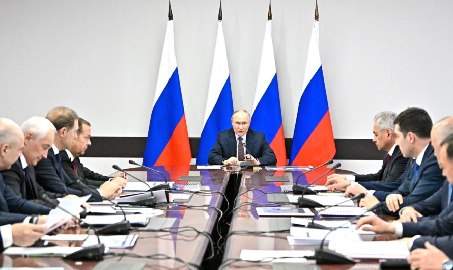 ВЛАДИМИР ПУТИН ВСТРЕТИЛСЯ С РУКОВОДИТЕЛЯМИ ОРГАНИЗАЦИЙ ОПК