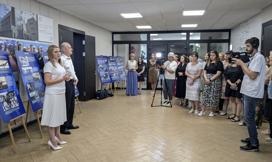 ПЕРЕДВИЖНУЮ ВЫСТАВКУ ОТКРЫЛИ В АДМИНИСТРАЦИИ РЕУТОВА
