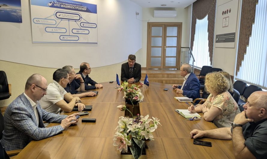ДЕПУТАТ ГД ДЕНИС КРАВЧЕНКО ВСТРЕТИЛСЯ С РУКОВОДСТВОМ РЕГОТДЕЛЕНИЯ И РЕУТОВСКИМИ ДЕПУТАТАМИ