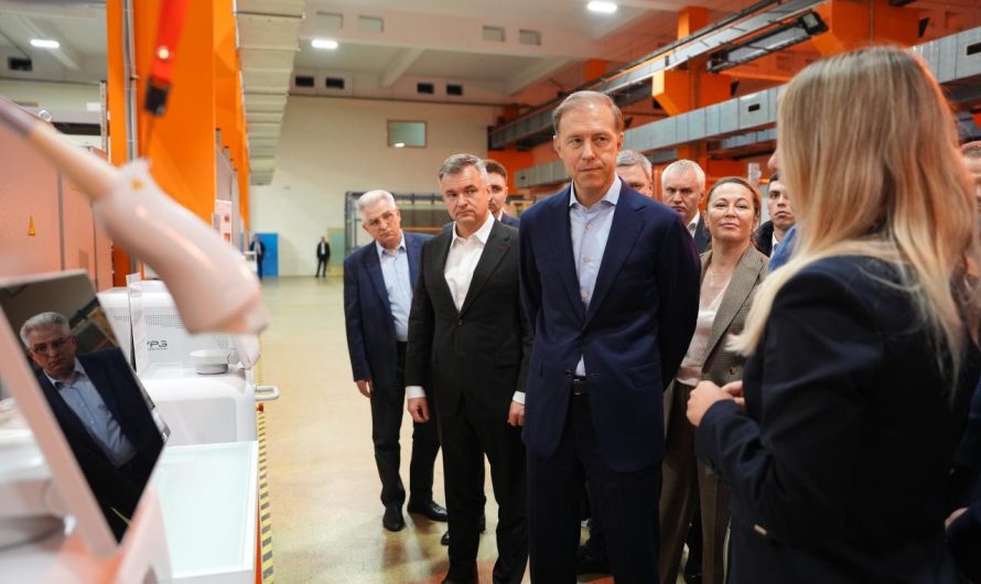 ПРАВИТЕЛЬСТВЕННАЯ ДЕЛЕГАЦИЯ ПОСЕТИЛА АО «НПП «ИСТОК» ИМ. А.И. ШОКИНА