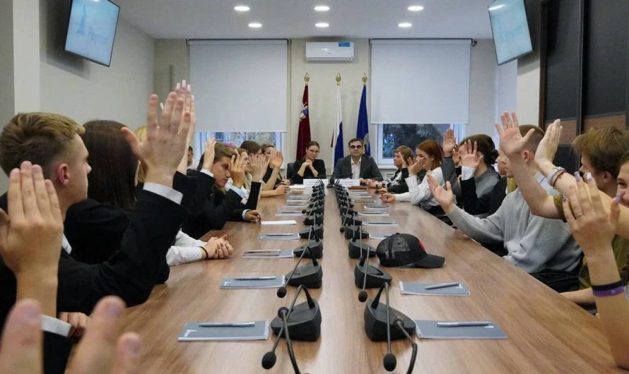 ПРЕДСТАВИТЕЛИ РЕГОТДЕЛЕНИЯ ВОШЛИ В СОСТАВ МОЛОДЕЖНОГО ПАРЛАМЕНТА РЕУТОВА