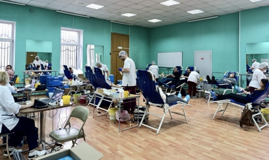 ПОД ЗНАМЕНЕМ АЛЬТРУИЗМА