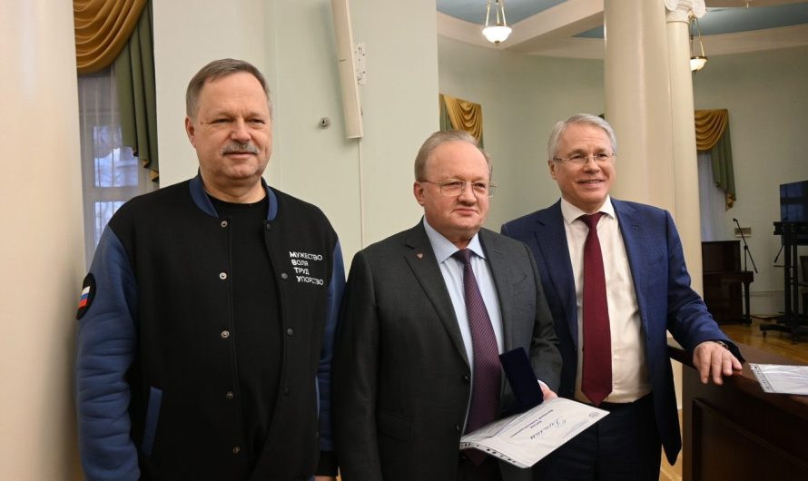 ПРЕДСТАВИТЕЛИ РЕГОТДЕЛЕНИЯ УДОСТОЕНЫ ВЫСШЕЙ НАГРАДЫ БАУМАНСКОГО УНИВЕРСИТЕТА