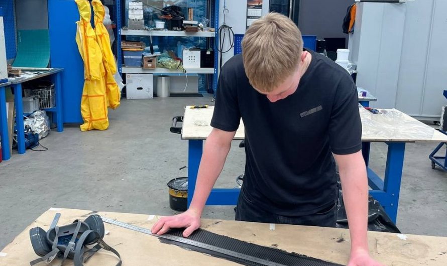 РАЗРАБОТАЛИ ЭЛЕКТРИЧЕСКИЕ СХЕМЫ И ПОДОБРАЛИ МАТЕРИАЛЫ