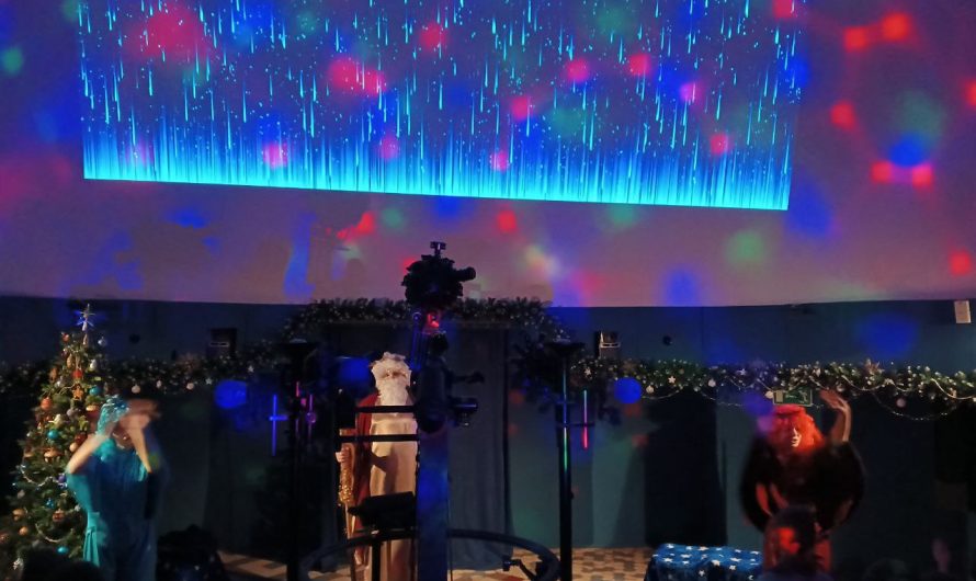 ЗНАКОМЯТСЯ С КОСМОСОМ В КОСТРОМСКОМ ПЛАНЕТАРИИ