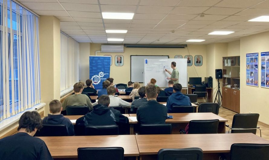 ДЕВЯТИКЛАССНИКАМ О ДИНАМИКЕ ВРАЩАТЕЛЬНОГО ДВИЖЕНИЯ