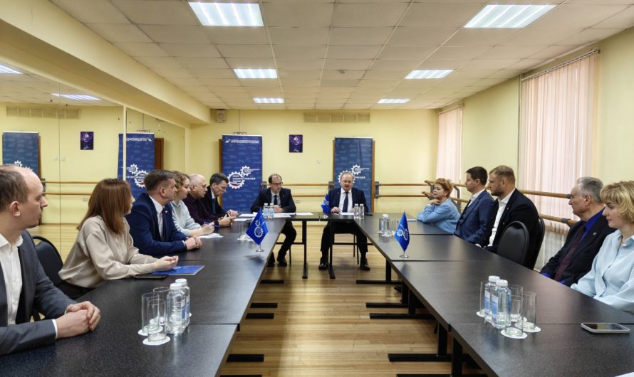 МАШИНОСТРОИТЕЛИ ПОДМОСКОВЬЯ ПОДВЕЛИ ИТОГИ ПЯТИЛЕТКИ