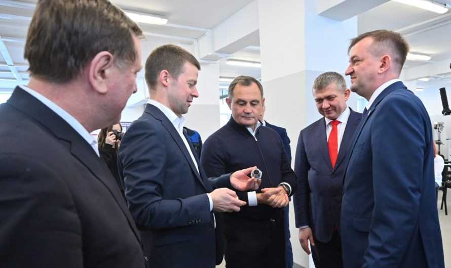 ПРЕДСЕДАТЕЛЬ МОСОБЛДУМЫ ИГОРЬ БРЫНЦАЛОВ ПОСЕТИЛ КОЛЛЕДЖ «ЭНЕРГИЯ»