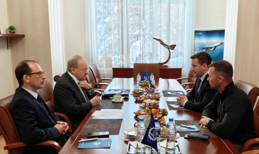 ПРЕДСТАВИТЕЛИ ПОДМОСКОВНОГО МИНИНВЕСТА ПОСЕТИЛИ НПО МАШИНОСТРОЕНИЯ