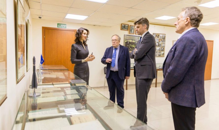 ГЛАВА «РОСКОСМОСА» ПОСЕТИЛ АРХИВ РАН