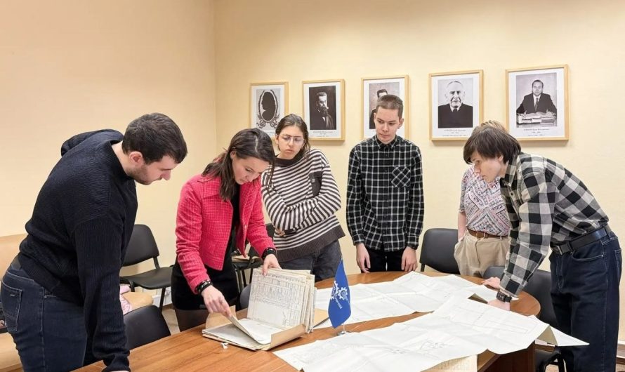 МАШИНОСТРОЕНИЕ ДЛЯ КОСМОСА